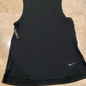 New- Nike Dry-Fit technology Sleeveless T-Shirt
Size:L for Men